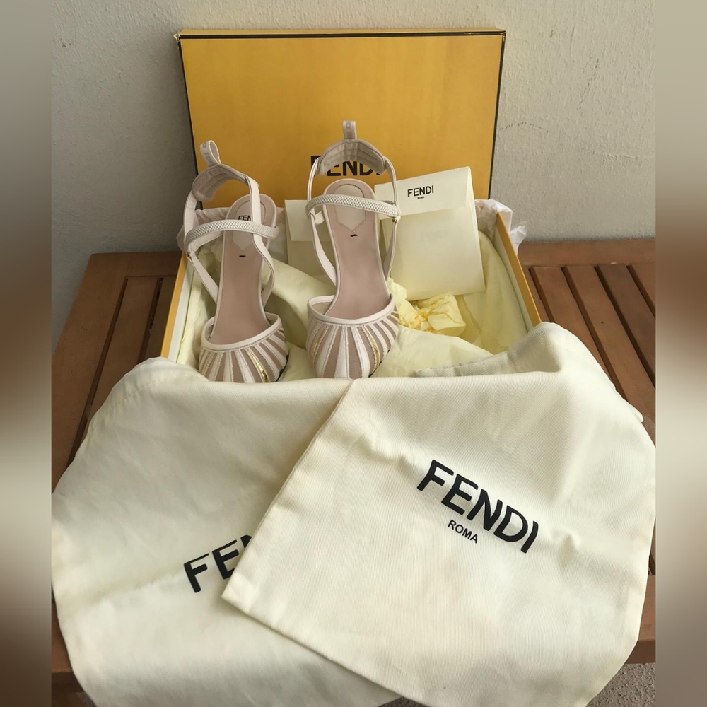 New - 💯 Original FENDI Colibri Lite Mixed Media Pump - Picture 1 of 16